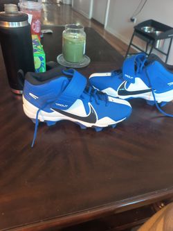 brand new Mike trout baseball plastic cleats size 9