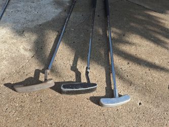 Golf clubs 4 putters, 2>9