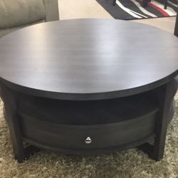 Three-piece occasional table set