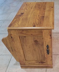 Solid pine end table with built in magazine rack