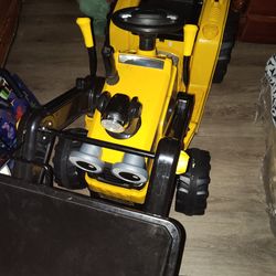 LITTLE TIKES TRACTOR