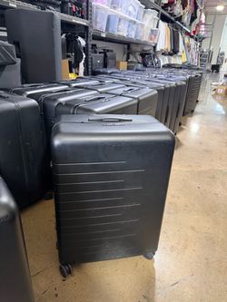 Quince Black Hard Shell Spinner Luggage Suitcase