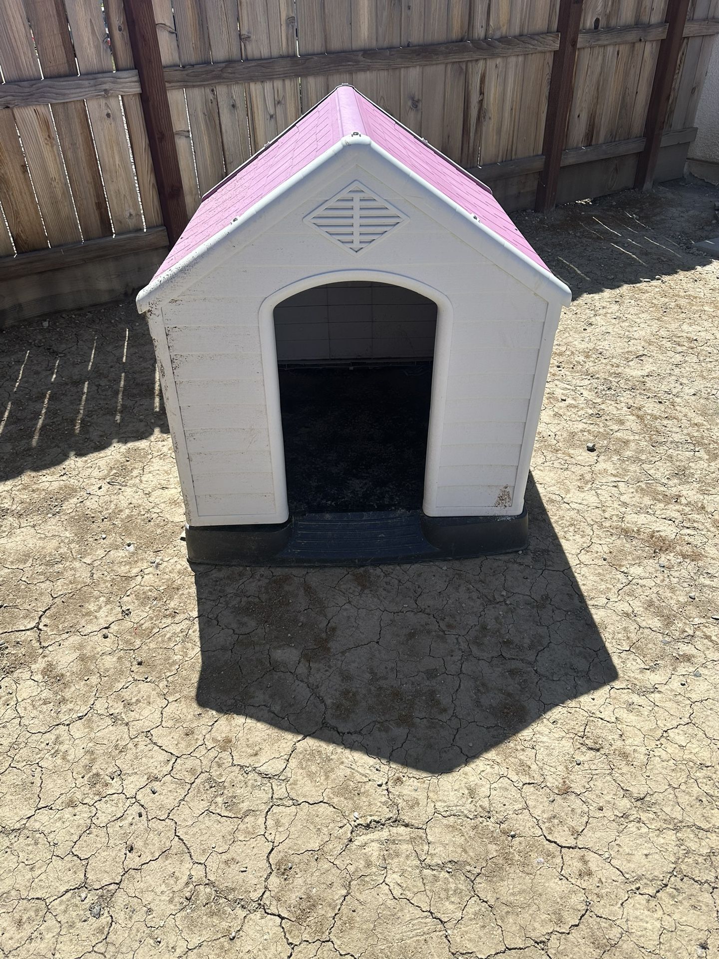 DOG HOUSE