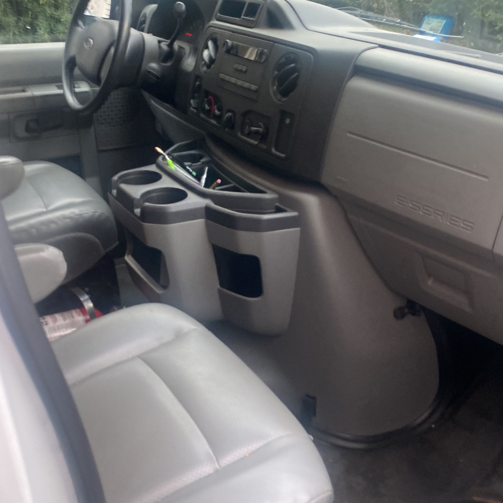2013  Ford 350 ECONO  XL Super Duty Passenger Van