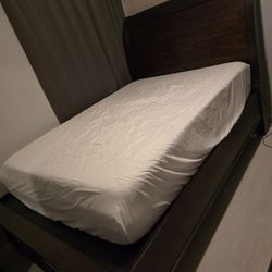 Queen Bedroom Set (Aspen Home)