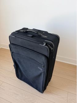 Briggs & Riley Baseline 2-Wheel Upright Suitcase – Lifetime Warranty U26NX (large)