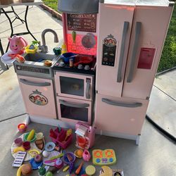Toy kitchen As is$78