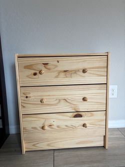 Nirsery 3-Drawer Pine Wood Dresser