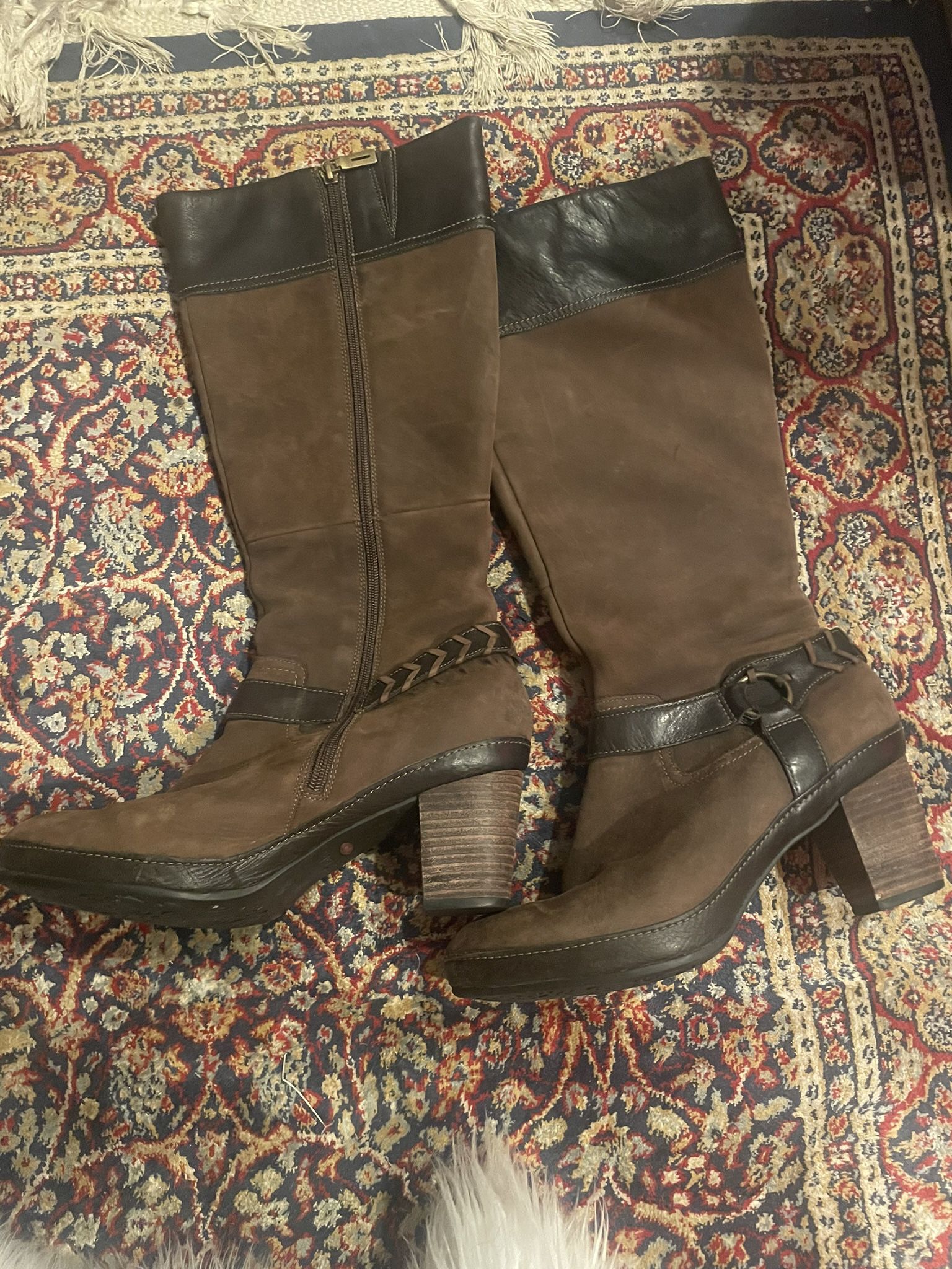 Women’s Knee High Boots Size 10 Brown Leather
