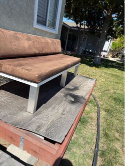 LOUNGE BENCH