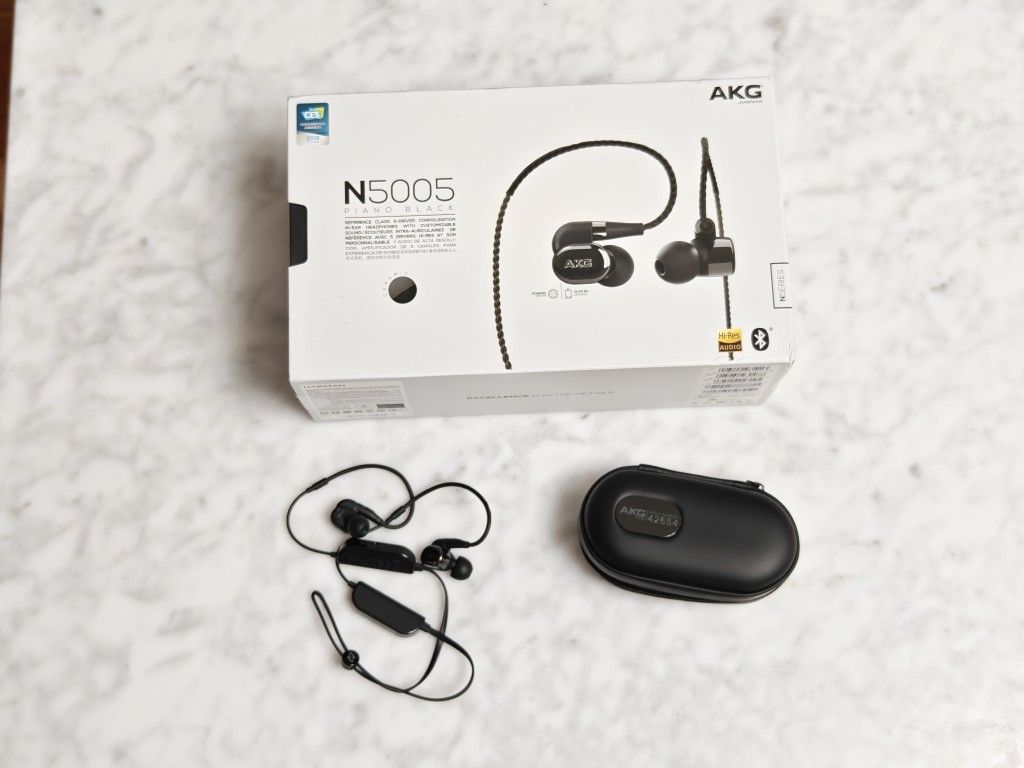 AKG N5005 Reference Class 5-Driver Configuration in-Ear Headphones - Black