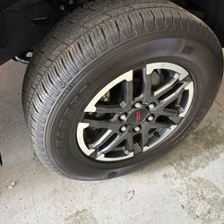 2025 Toyota Tacoma TRD Sport wheels and Tires