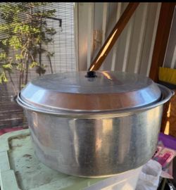 Huge cooking pot