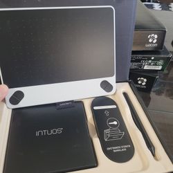 4 Wacom Intuos Draw Tablets