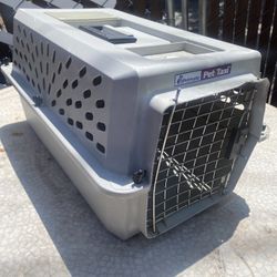 PetMate Pet Taxi 2’x1’.   Only $20/firm