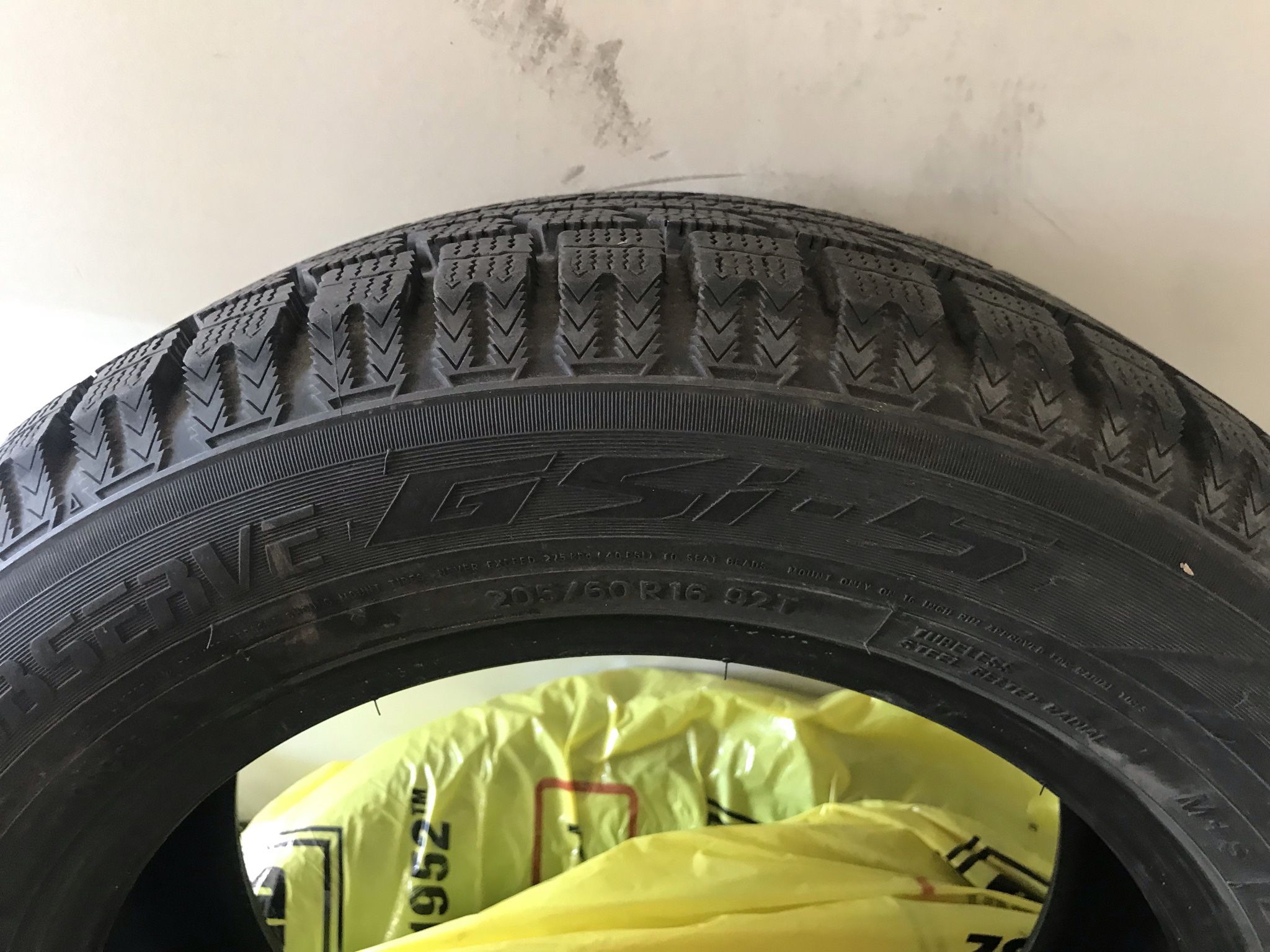 4-Toyo Mud/Snow Tires 205/60R-16 92T Observe GSi5 BW studless, lightly used, stored inside.