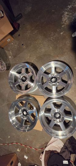 For sale set of wheels and tires 17x8.5 6x139.7