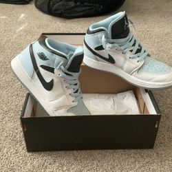 Nike Air Jordan 1 Mid Se 