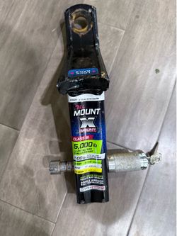 Truck hitch and lock