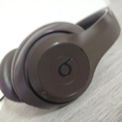Beats Studio Pro Brown