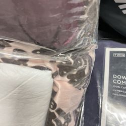 Twin Comforter Set