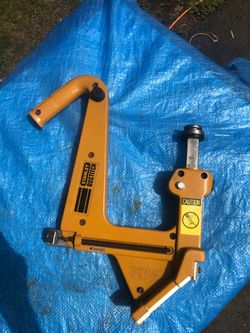 Bostitch Manual Hardwood Flooring Cleat Nailer