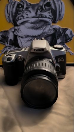 Canon EOS Rebel G 35mm Film Camera Bundle