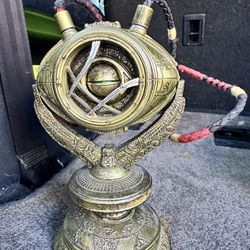 Marvel Legends Doctor Strange Eye of Agamotto – Electronic Talisman