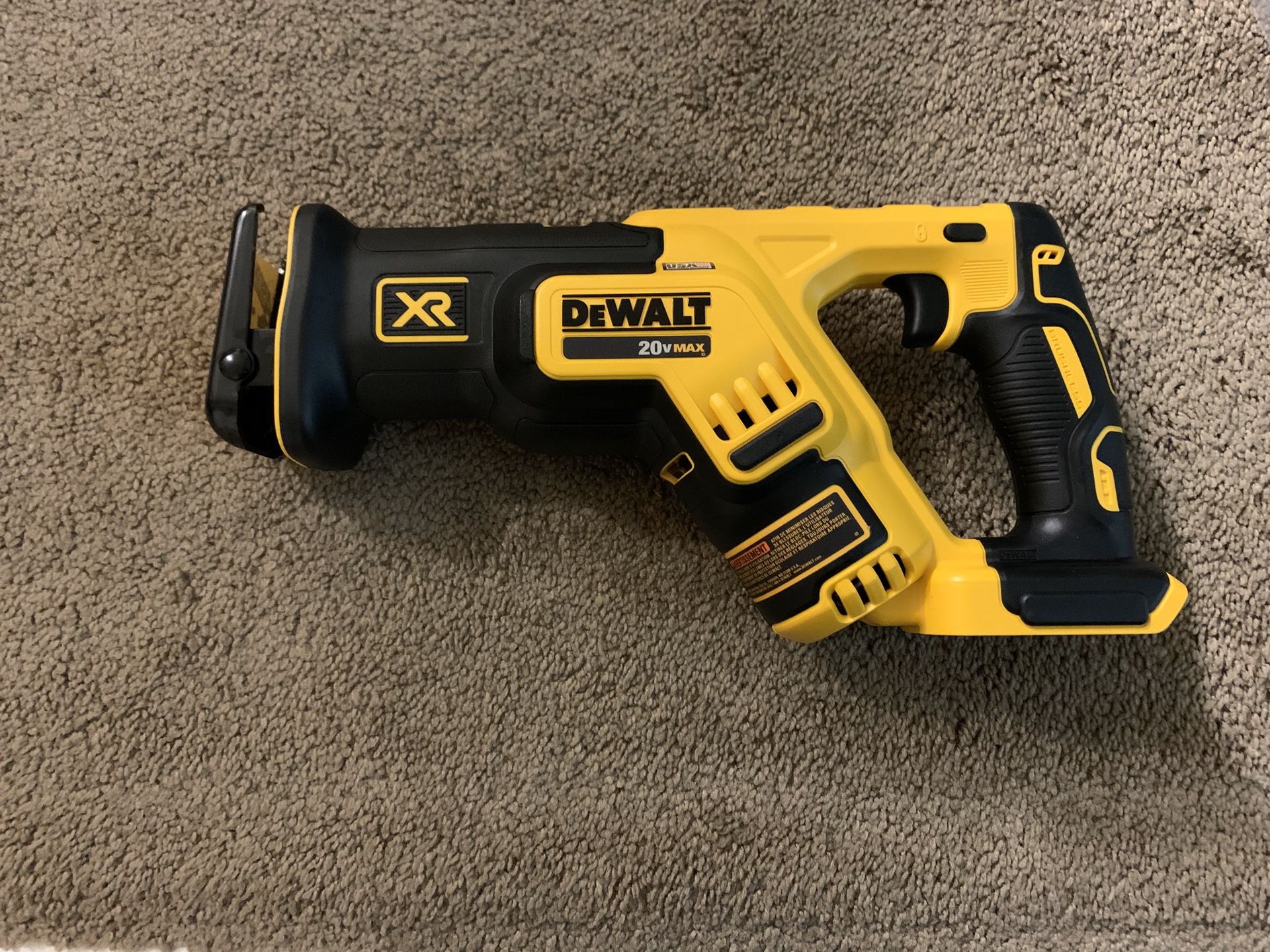 Dewalt 20v max xr brushless compact reciprocating saw tool only