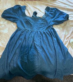 Maternity clothes