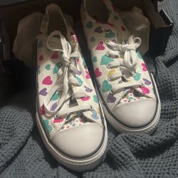 Size 6 Converse 