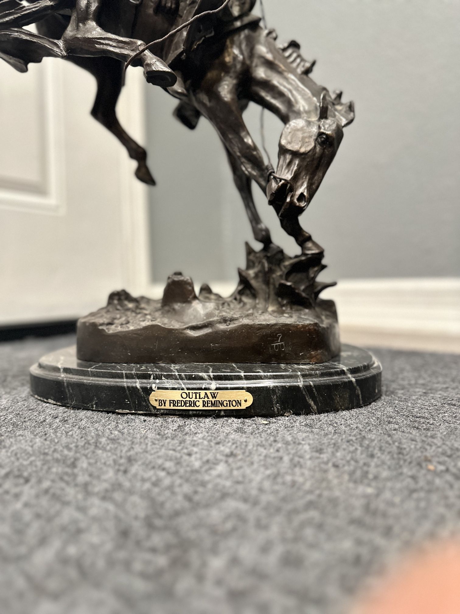 Frederic Remington - Outlaw Statue