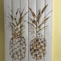 Pineapple Print And Matching Clock