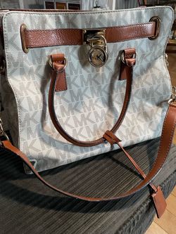 Michael Kors authentic purse - rarely used