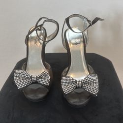 Black Wedges With Sequins Bow