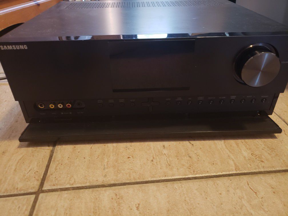 Samsung Amplifier Home Stereo System HW-C700B