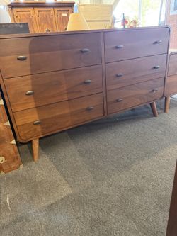Beautiful, Walnut Tone, Mid Century, Modern Style Dresser, Mcm