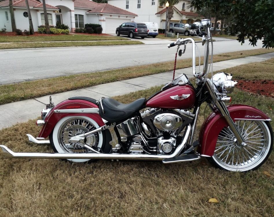 2005 Harley Softail Deluxe “lowrider style”