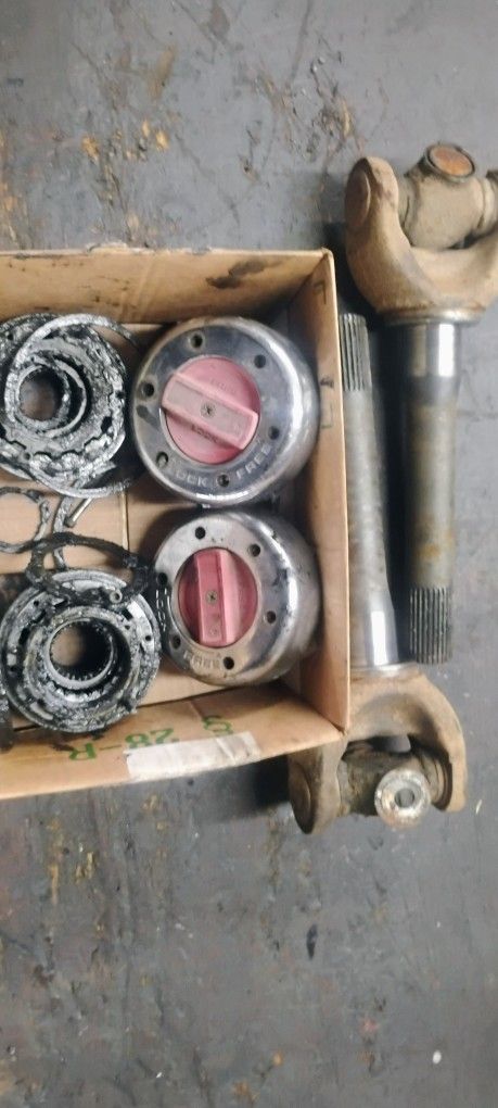 Dana 60 Front Axle Shaft W/Locks