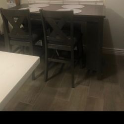 Dinning Table 