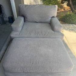 Picco silver gray chair+ottoman RC Willey