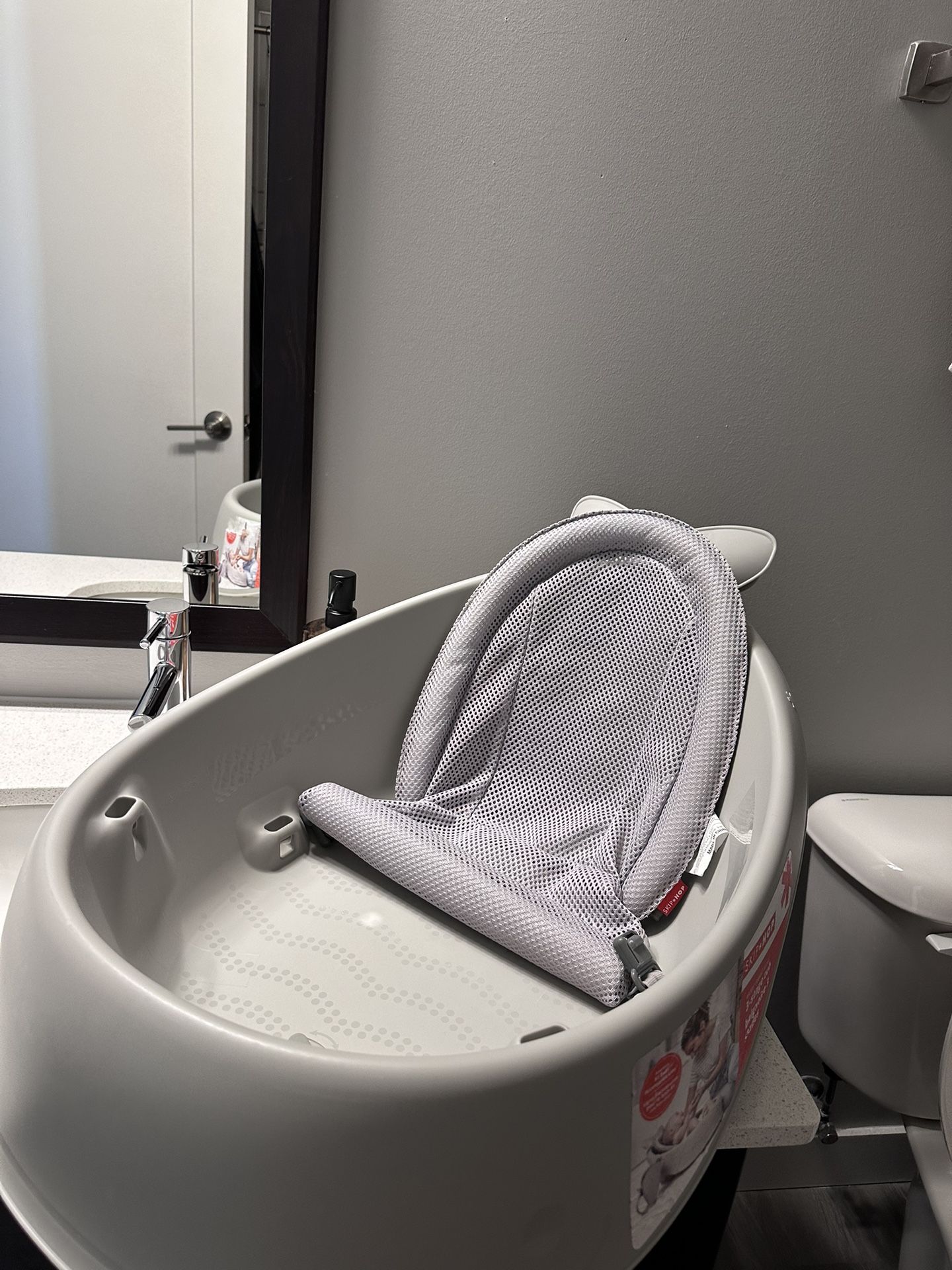 Skip Hop Baby Bathtub