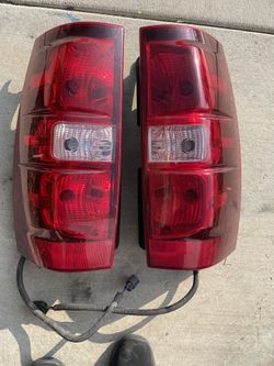 07-13 Tahoe Tail Lights
