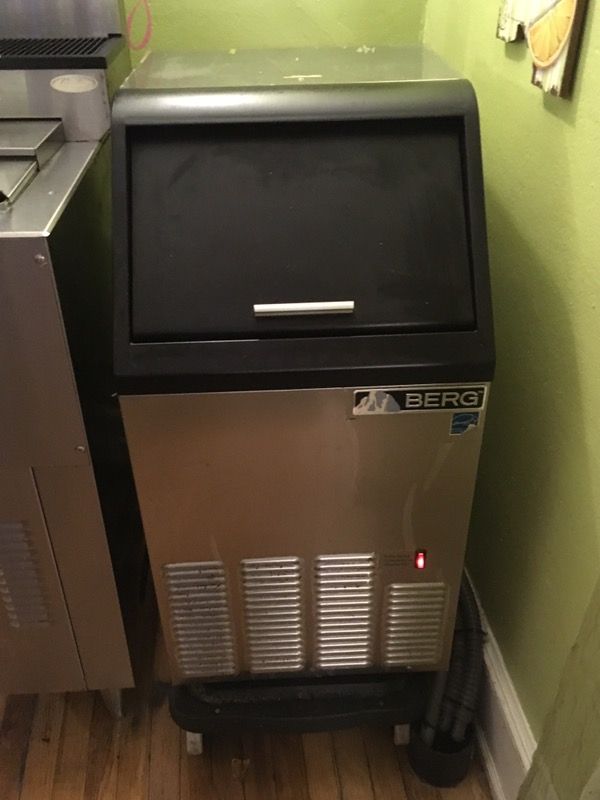 Berg BC75 Ice Maker, under counter