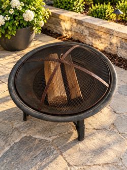 30-Inch Outdoor Metal Fire Pit with Mesh Spark Screen – Rustic Finish, Has Rust