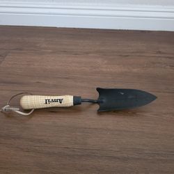 Hand Trowel and watering can