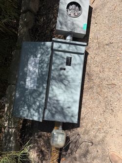 Temporary power pole