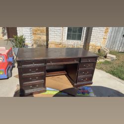 Solid Wood Desk for Sale – Great Storage