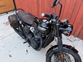2022 Black Bonneville Triumph
