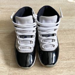 Nike Air Jordan 11 Retro Concord Size 9.5
